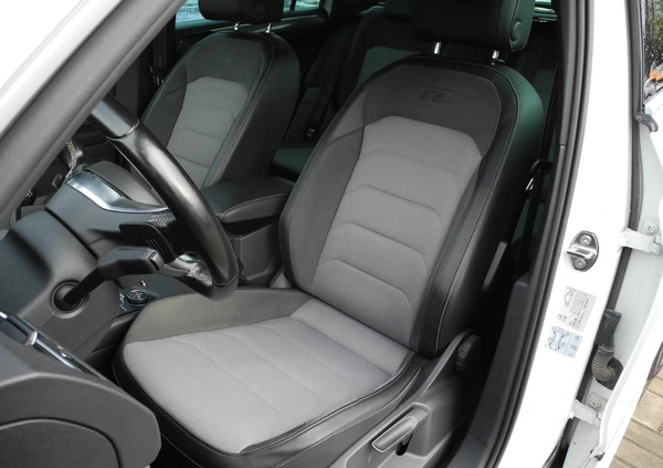 Volkswagen Tiguan cena 119998 przebieg: 147000, rok produkcji 2017 z Krośniewice małe 277